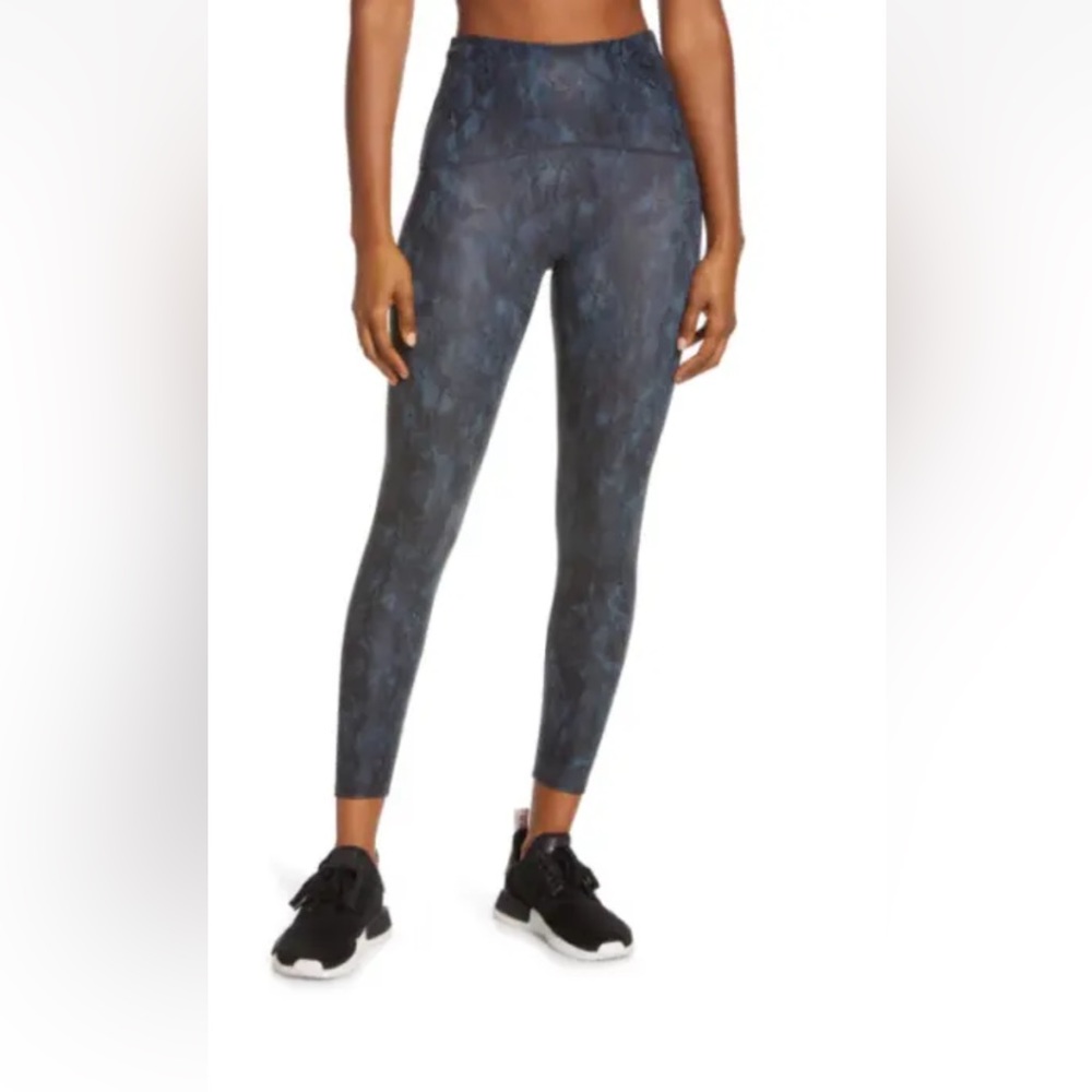 Spanx Size X SMALL Leggings Navy Reptile 7/8 High Waist